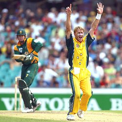 Andy Bichel of Australia appeals successfully for the wicket of Shaun Pollock